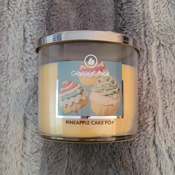 Goose Creek Candle Pineapple Cake pop - Picture 1 of 3